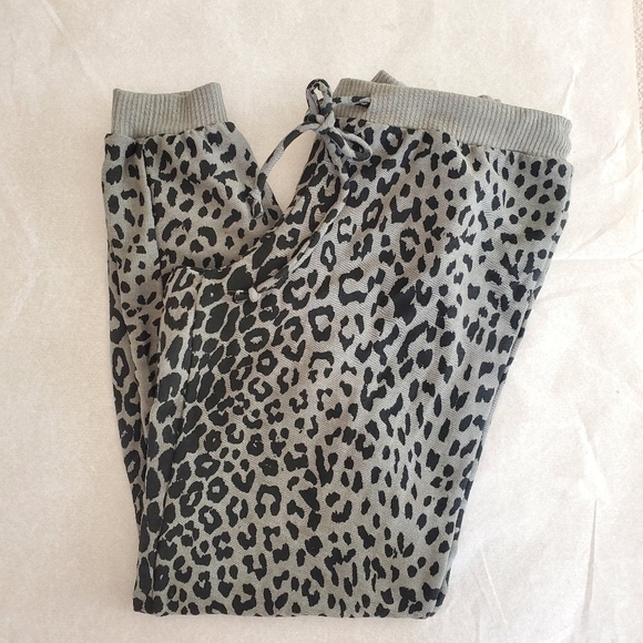 NWT Chaser Animal Print Jogger Sweatpants Small - Picture 5 of 10